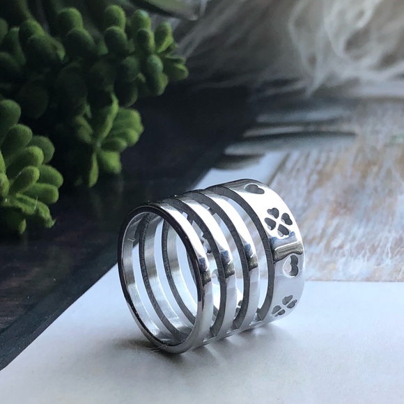 Silver Ring Heart Four Leaf Clover Size 8 flowers - Picture 7 of 7